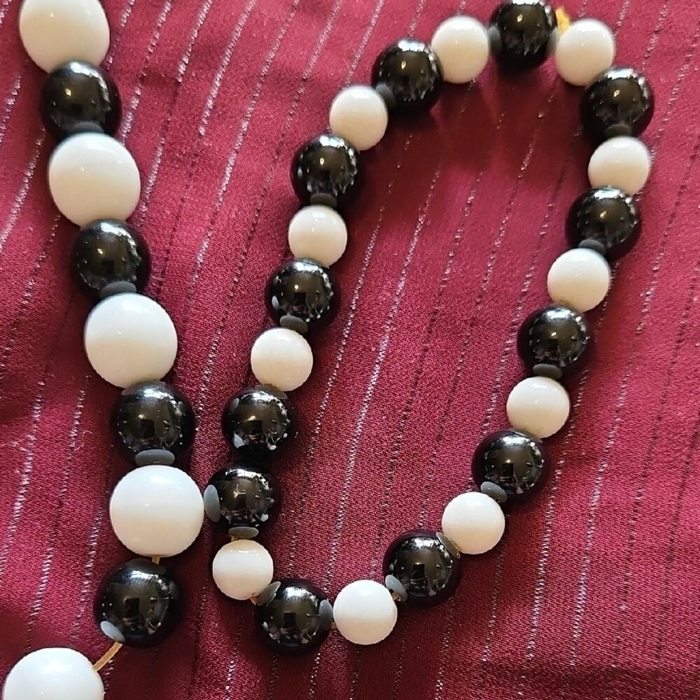 Handmade Black and White Beaded Necklace and Bracelet Set - Picture 2 of 2